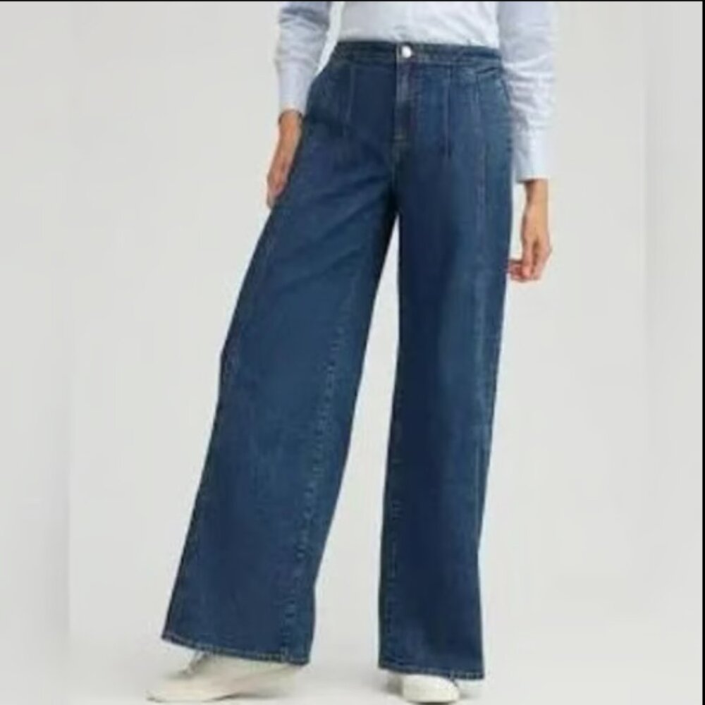 CHICOS WIDE LEG PALAZZO SEAM PLEATED JEANS MED DARK WASH NEW 00 / 2 R/4